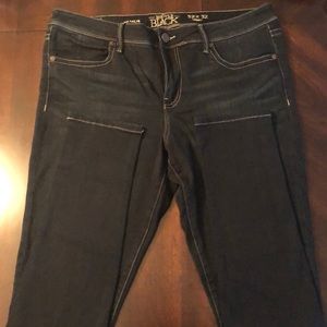 Buckle black skinny denim